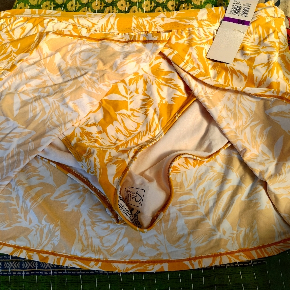 Catalina swim skirted bottom with slit in skirt - Picture 2 of 3